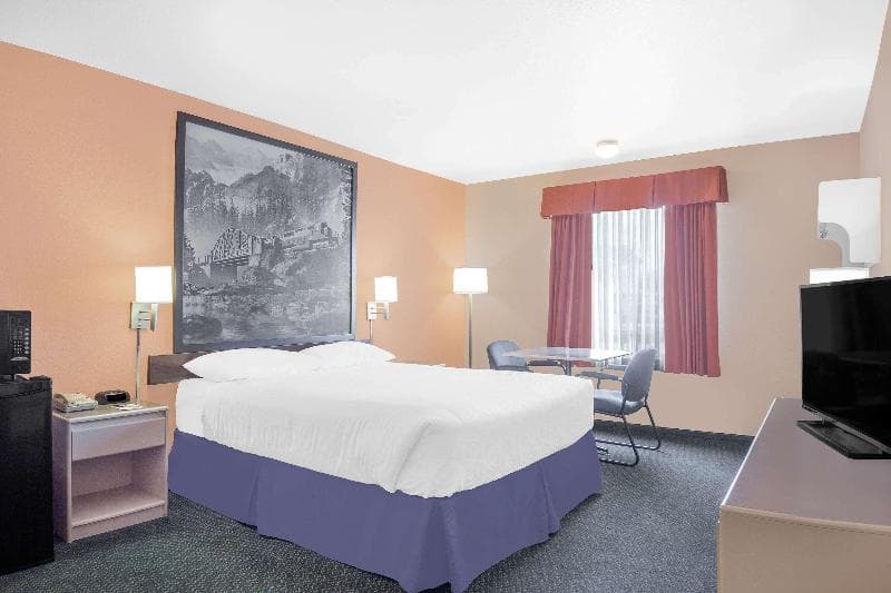 Ramada by Wyndham Cranbrook photo 1