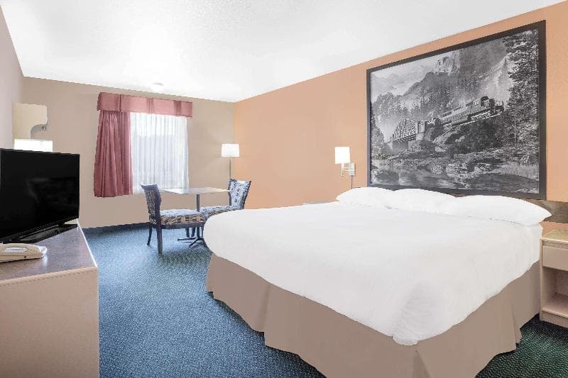 Ramada by Wyndham Cranbrook 5