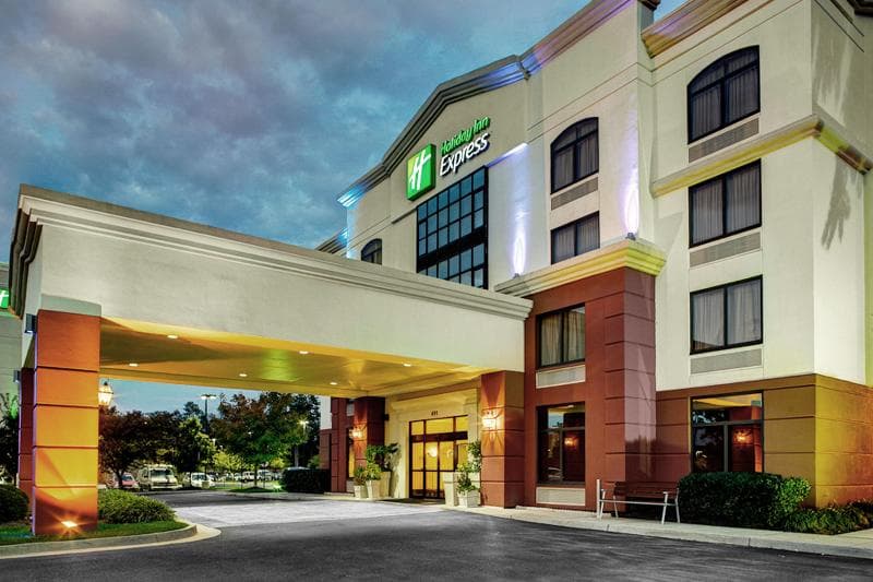 Holiday Inn Express Richmond Airport photo 1