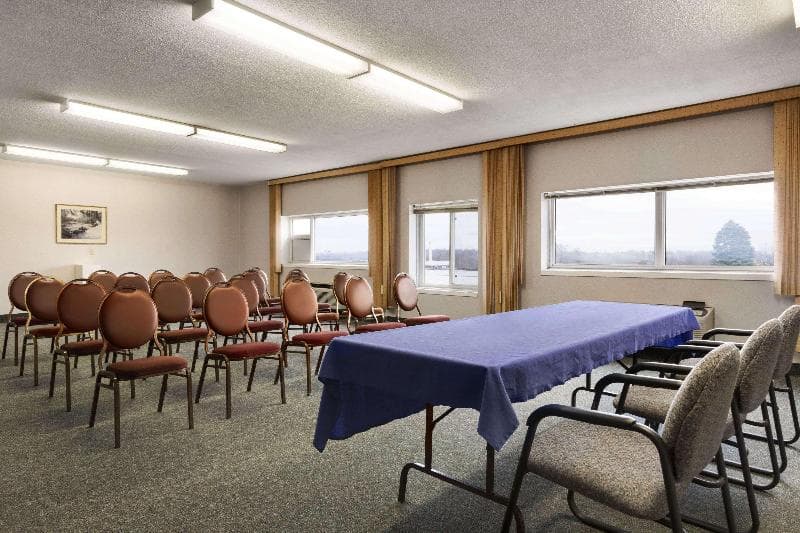 Days Inn By Wyndham Brockville photo 1