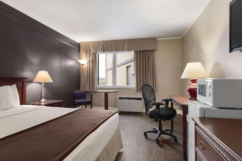 Days Inn By Wyndham Brockville 3