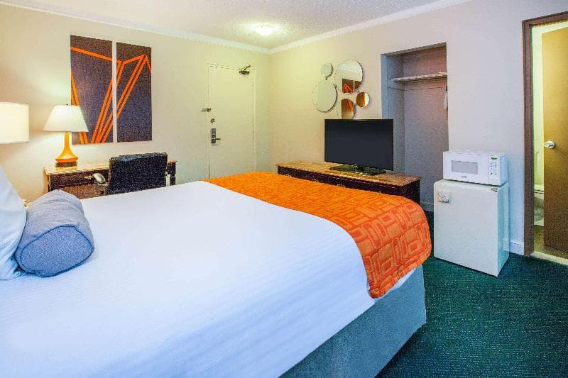 Surestay Plus By Best Western Windsor 4