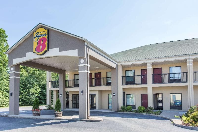 Super 8 by Wyndham Petersburg 3