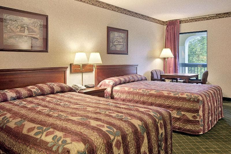 Super 8 by Wyndham Ruther Glen Kings Dominion Area photo 1
