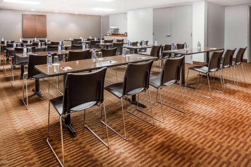 Super 8 by Wyndham Peterborough 5