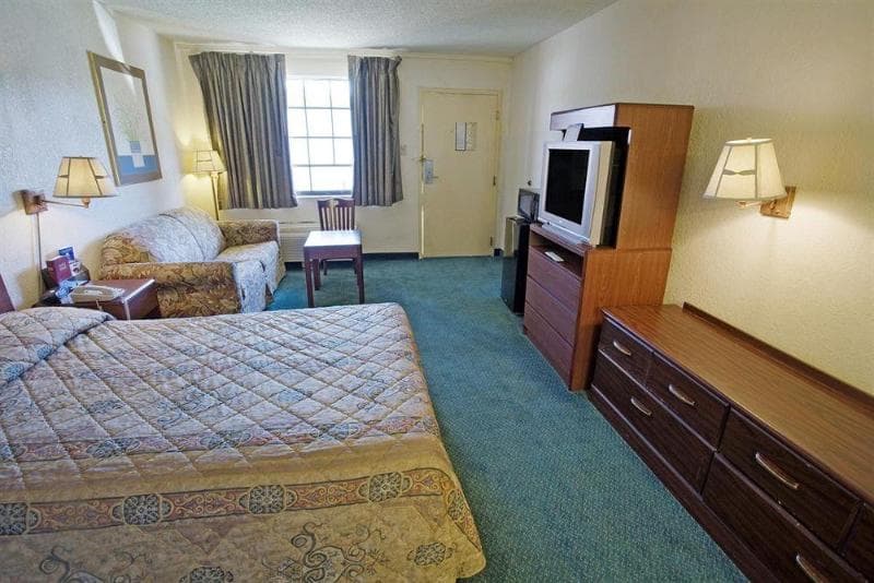 Americas Best Value Inn Richmond South 3