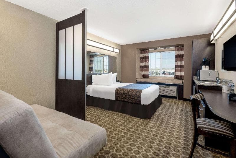 Microtel Inn & Suites by Wyndham Williston 4