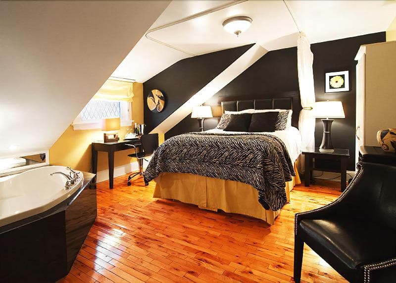 Leaside Manor Suites & Apartments 4