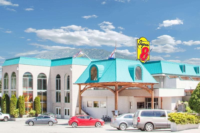 Super 8 By Wyndham Castlegar photo 1