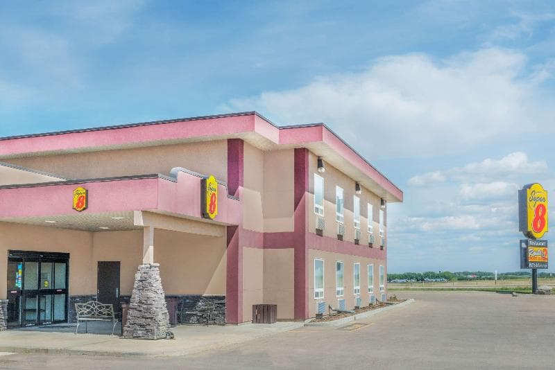 Super 8 By Wyndham Innisfail 3