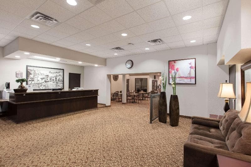 Super 8 By Wyndham Innisfail 2