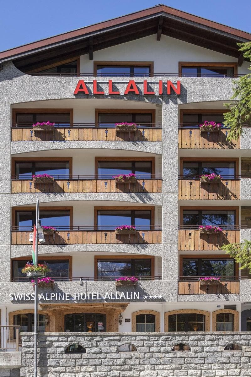 Swiss Alpine Hotel Allalin 4