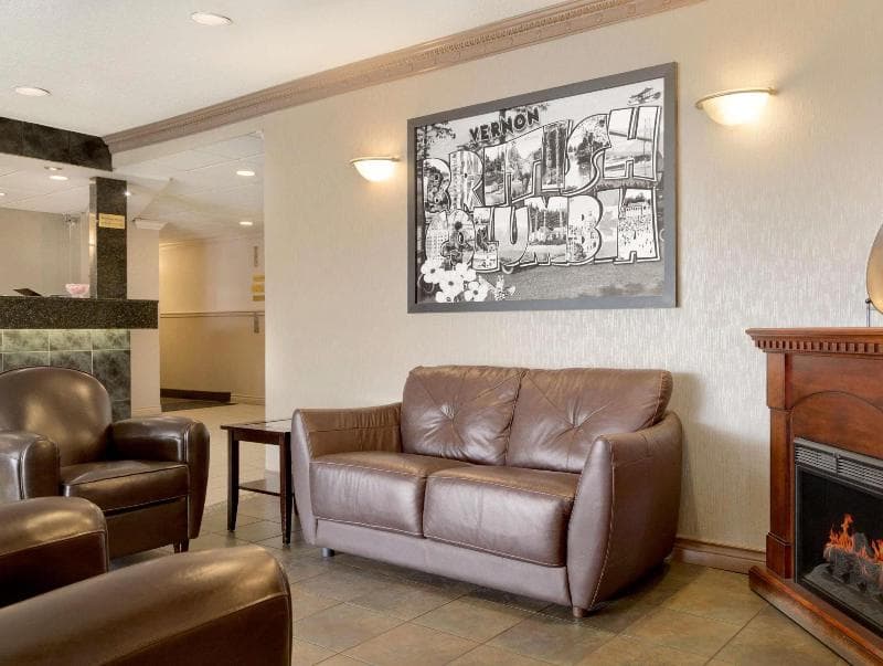 Quality Inn & Suites 4
