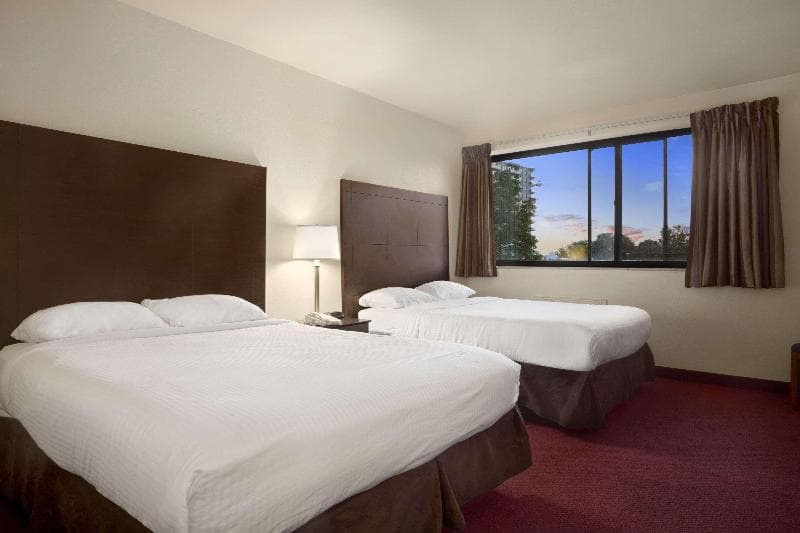 Super 8 By Wyndham Sarnia 4