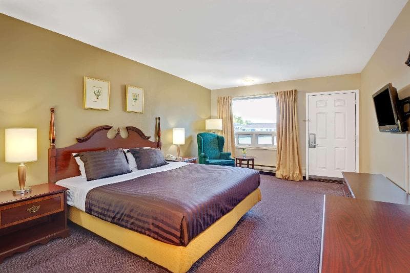 Howard Johnson by Wyndham Lindsay 4