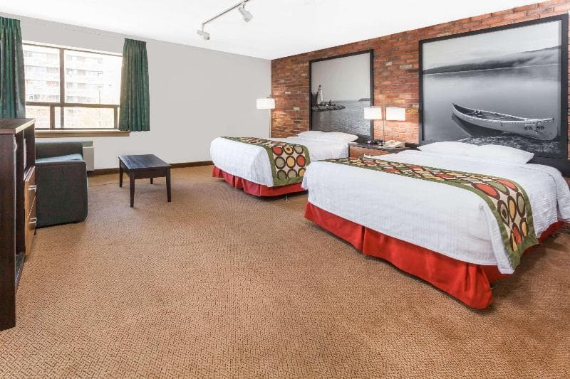Super 8 By Wyndham Sudbury 3