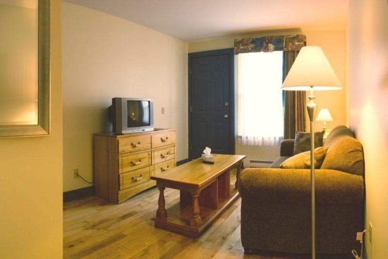 Parkland Village Inn 5