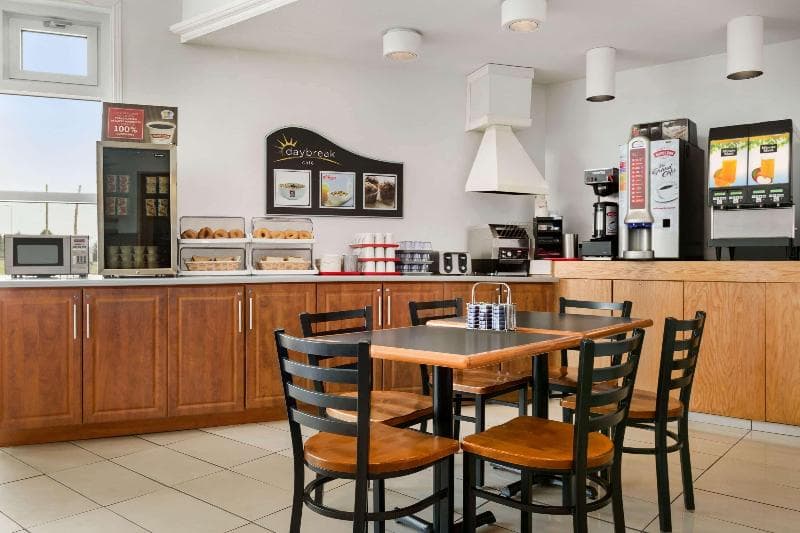 Days Inn By Wyndham Trois-Rivieres 5