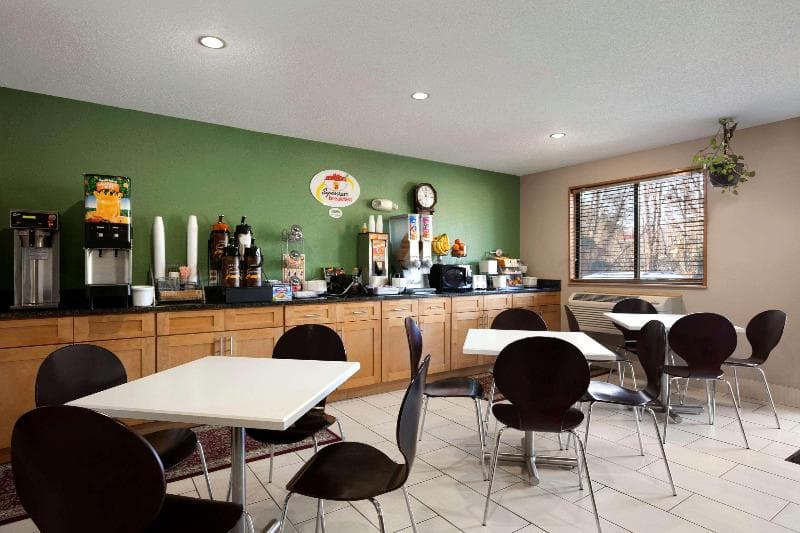 Super 8 By Wyndham Richmond/Chamberlayne Road photo 1