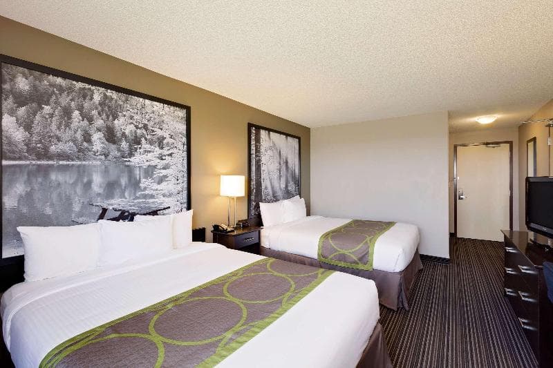 Super 8 by Wyndham Kapuskasing 5
