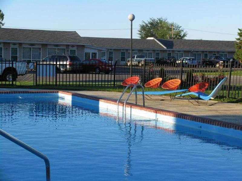 Seven Oakes Motel 4