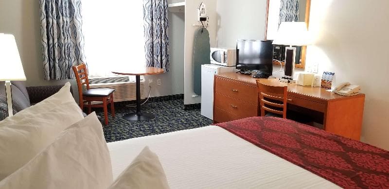 SureStay Plus Hotel by Best Western Lethbridge 3
