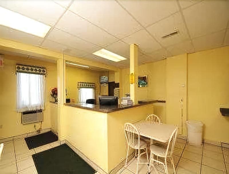 Travelodge By Wyndham Yankton photo 1