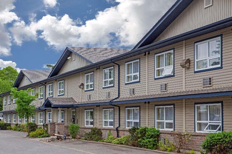 Super 8 by Wyndham Sault Ste. Marie 3