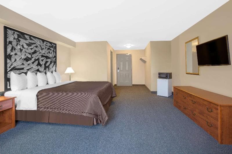Super 8 by Wyndham Sault Ste. Marie photo 1