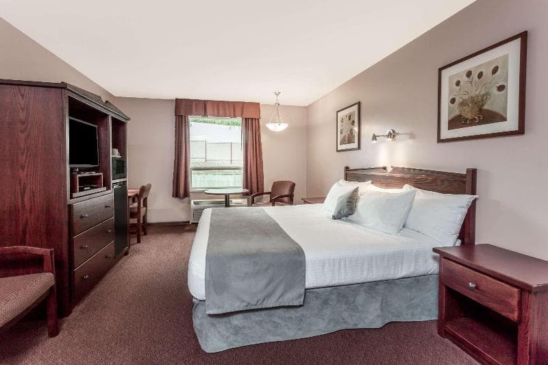 Super 8 By Wyndham Lake Country/Winfield Area 4