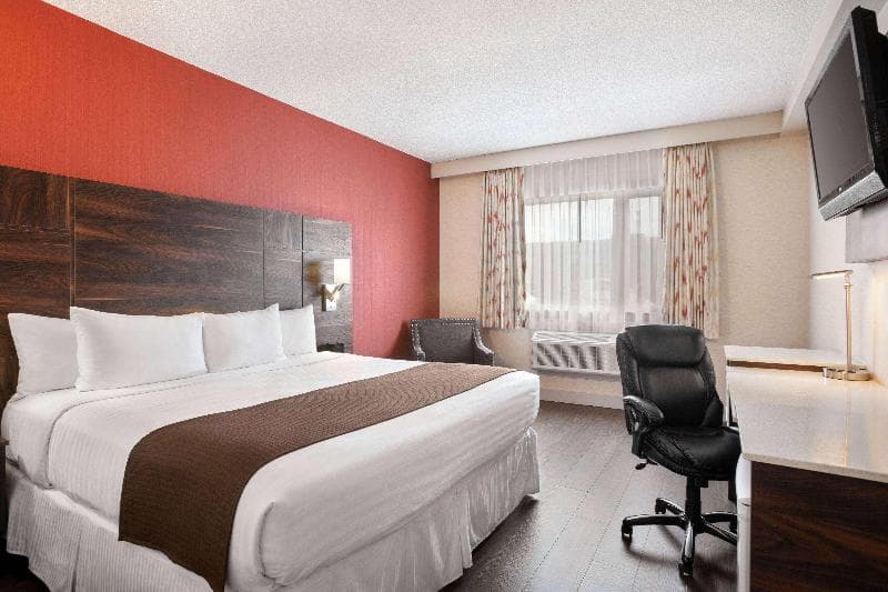 Baymont By Wyndham Medicine Hat 5