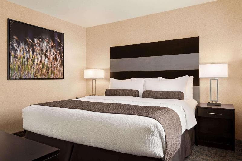 Days Inn by Wyndham Saskatoon 4