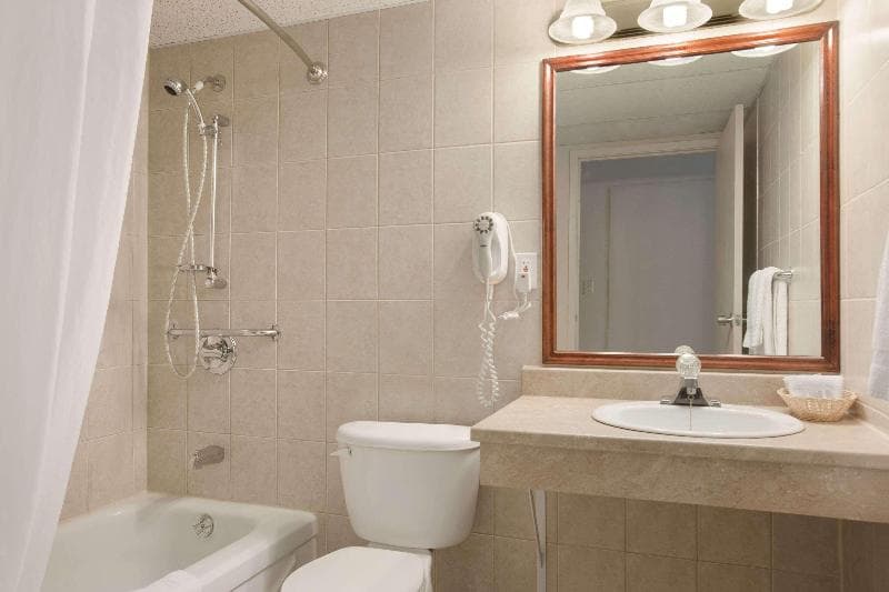 Travelodge By Wyndham Cambridge - Waterloo 2