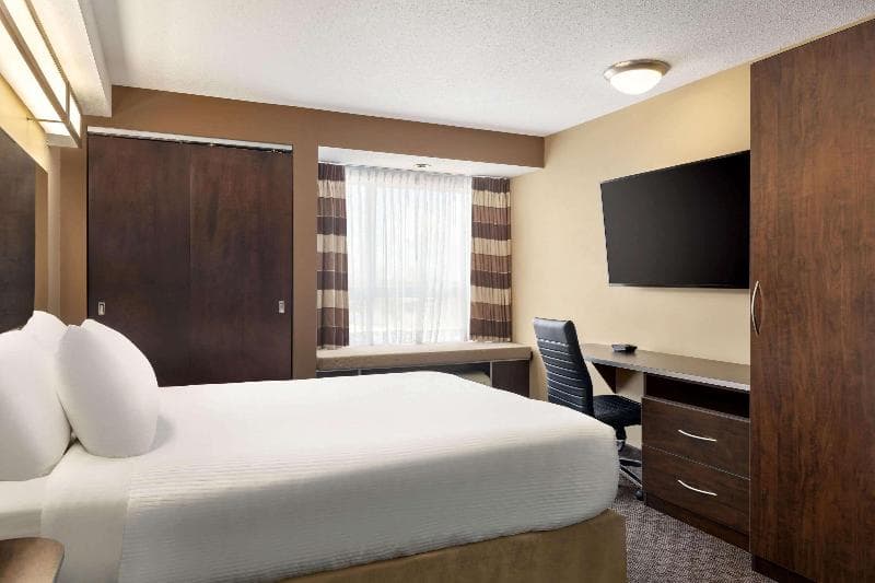 Microtel Inn & Suites By Wyndham Estevan 5