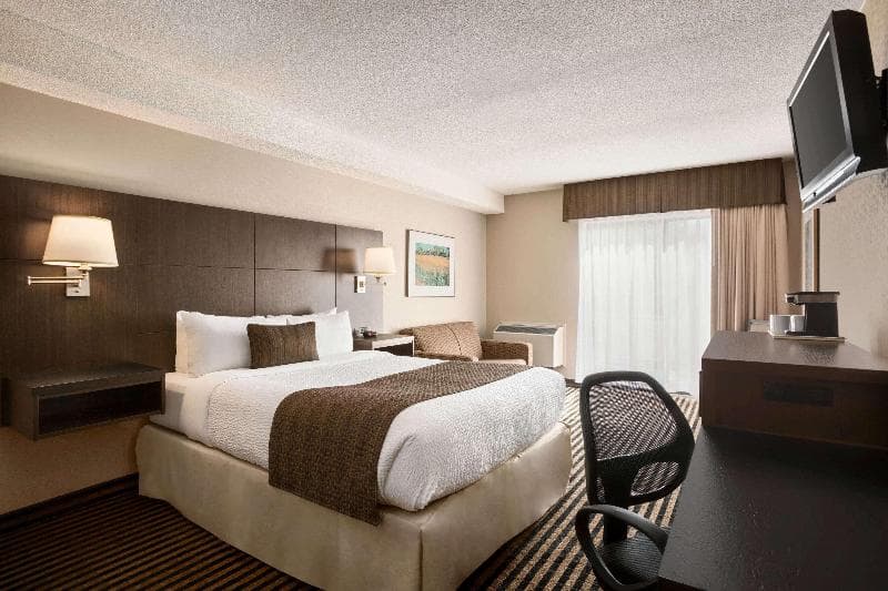 Days Inn by Wyndham Miramichi 5