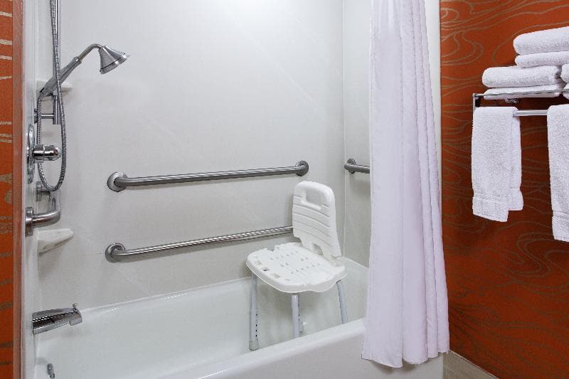 Holiday Inn Express & Suites Richmand - Brandermil 3