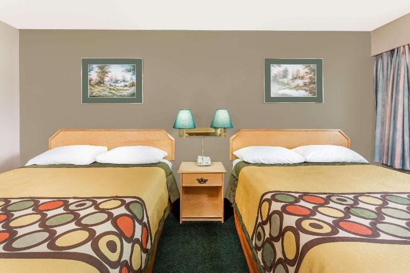 Super 8 By Wyndham Quesnel 4