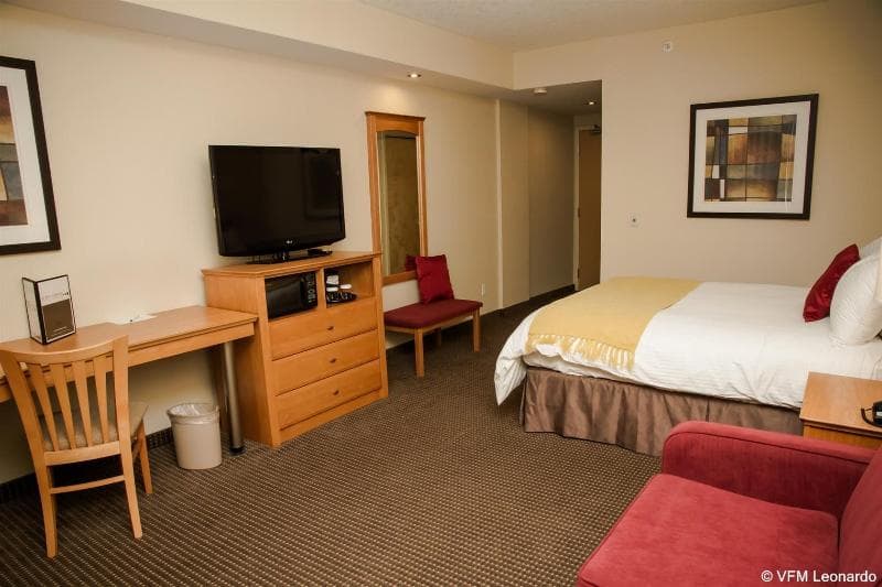 Cambridge Hotel & Conference Centre 5