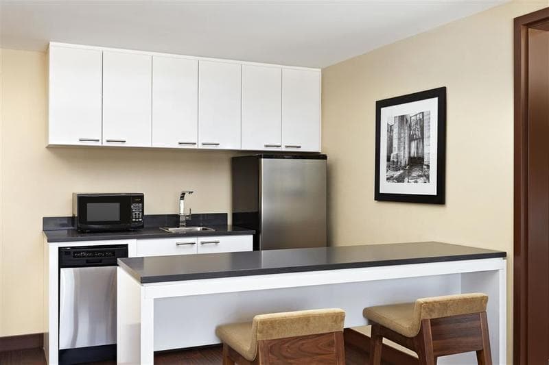Four Points By Sheraton Kelowna Airport 5