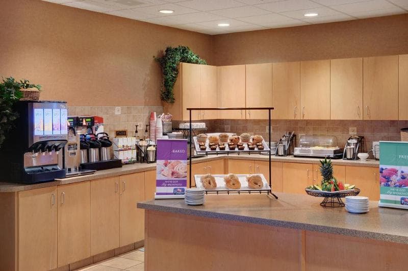 Pomeroy Inn & Suites Grimshaw main