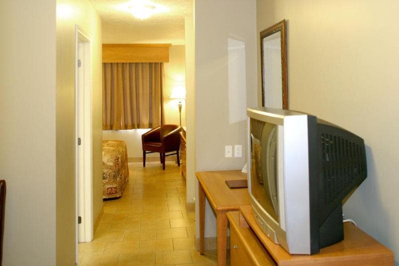 Auberge Bouctouche Inn & Suites main