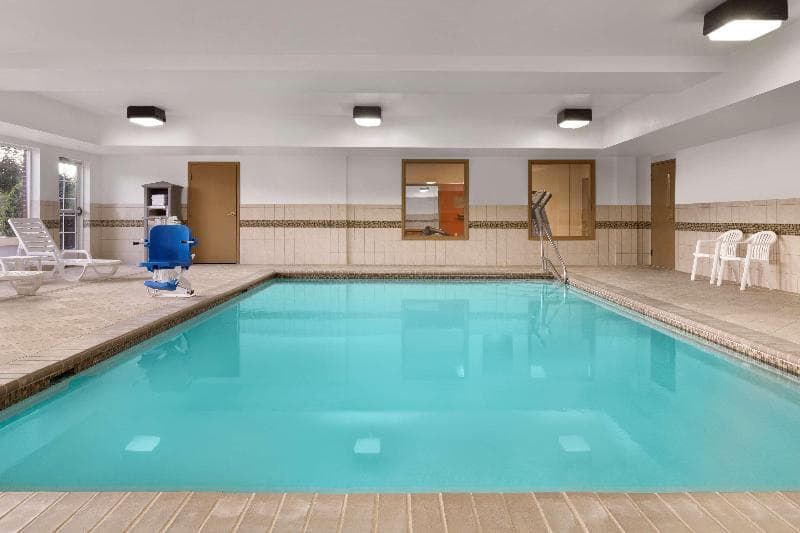 Country Inn & Suites by Radisson, Richmond West at 5