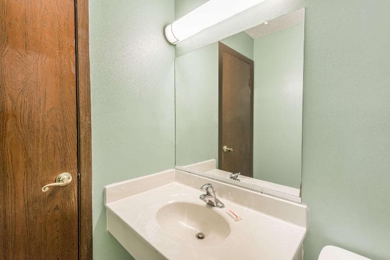 Days Inn & Suites by Wyndham Youngstown / Girard 3