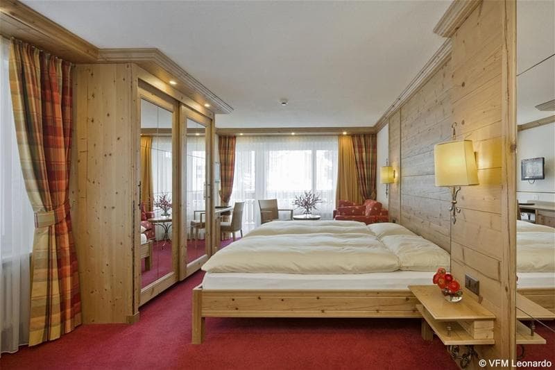 Hotel Holiday photo 1