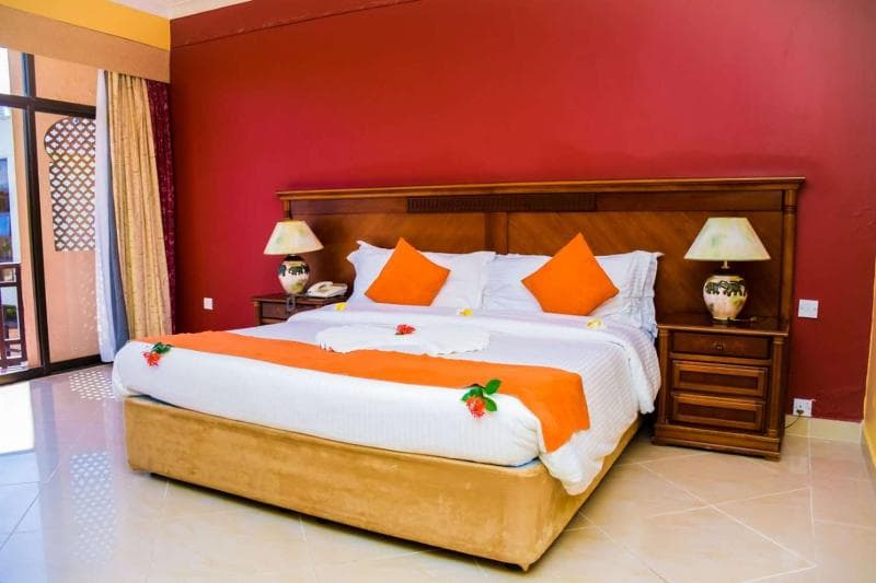 Golden Tulip Dar Es Salaam main
