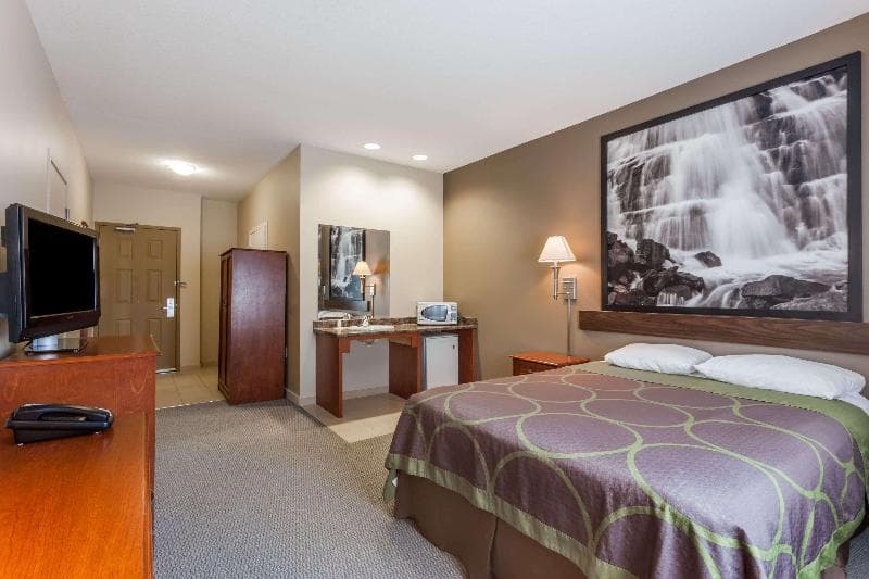 Super 8 by Wyndham Abbotsford 4