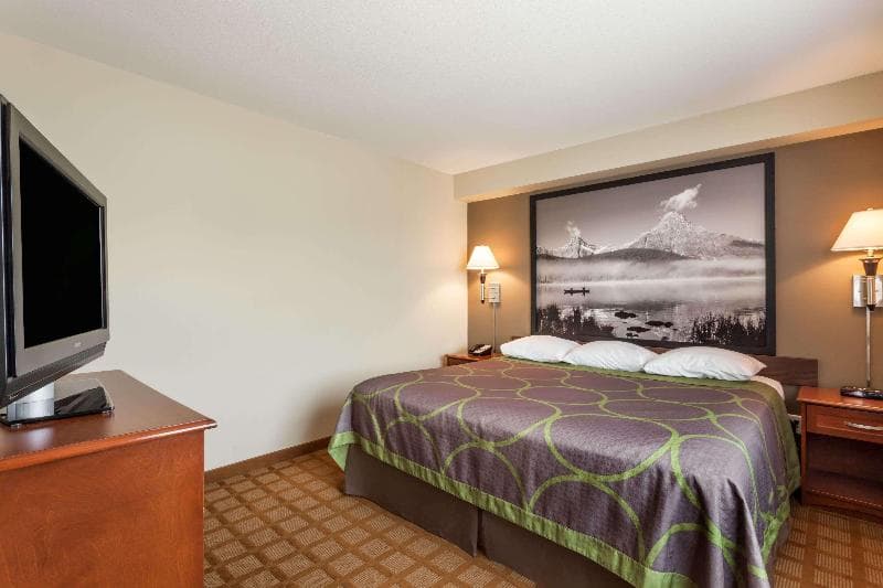Super 8 by Wyndham Abbotsford 5