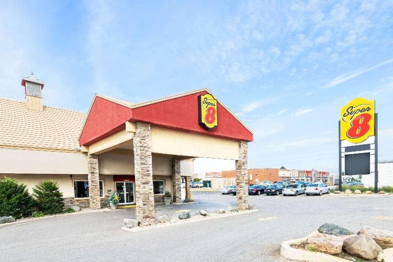 Super 8 By Wyndham Cambridge/Kitchener/Waterloo Area photo 1