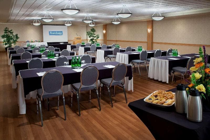 Travelodge Hotel by Wyndham Saskatoon photo 1
