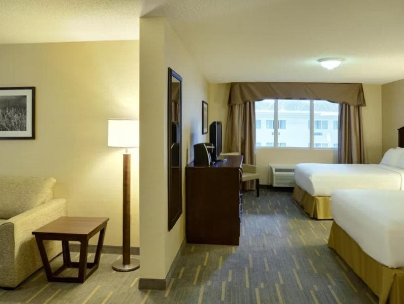 Holiday Inn Lethbridge 2